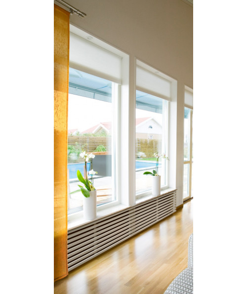 Yoko radiatorskjuler med vandrette lameller skaber et minimalistisk look.