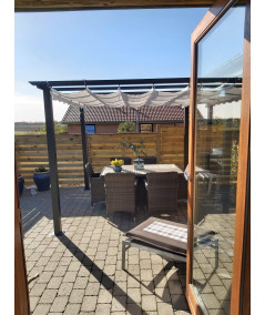 Fritstående pergola i grå. 3x3m