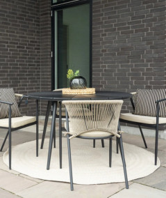 Rundt havebord i nonwood med sorte metal ben - ø120 cm