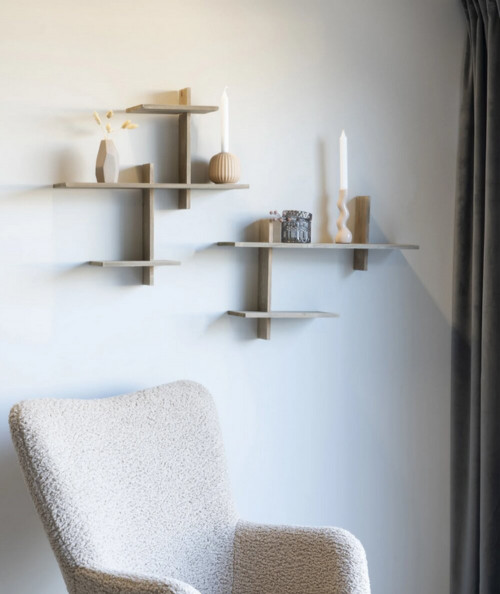 Ovada hylde i fyrtræ med japansk inspireret look