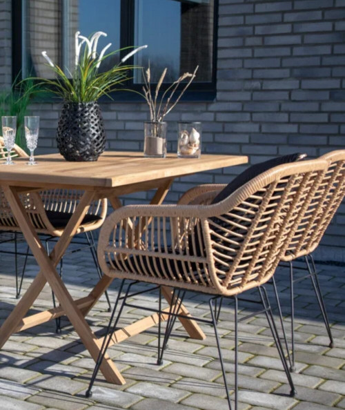 Trieste Stol - Stol i naturligt polyrattan med hynde