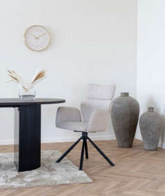 Cordoba spisebordsstol med drejefod i sand med sorte ben