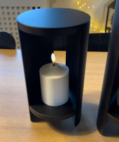 Stor lanterene med bloklys