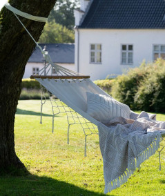 Off white Edessa hængekøje i polyester/bomuld og lærk