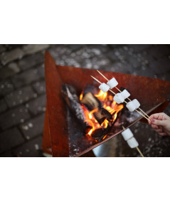 Skumfiduser og bålhygge med bålfad i cortenstål